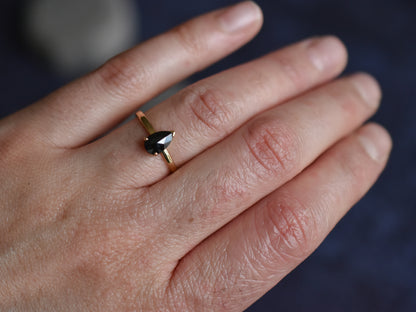 Anillo diamante negro